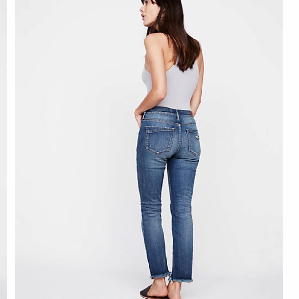 ๐NWT EXPRESS RIPPED STRAIGHT MID RISE๐ - Picture 4 of 8